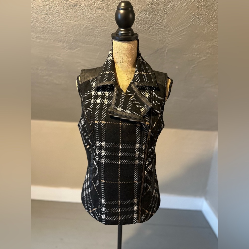 CABI side zip vest.
